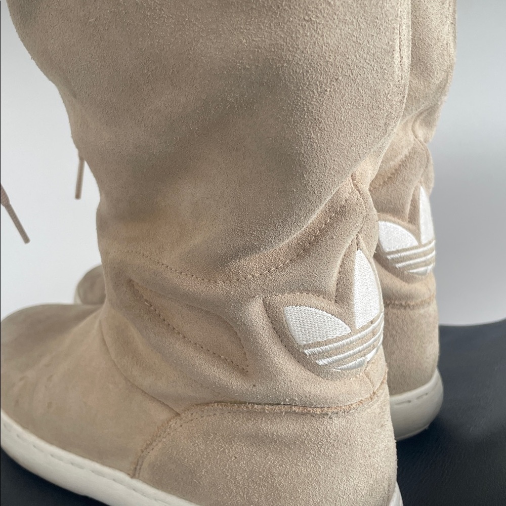 Adidas Winter Tan Suede Boots - Trefoil Logo - Fully Lined With Faux Fur lined - Picture 13 of 16
